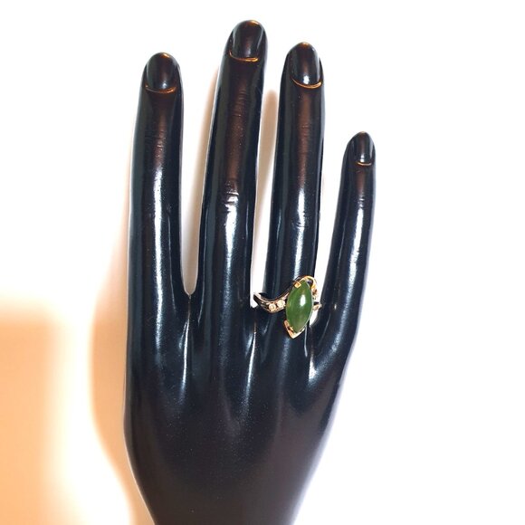 Precious Vintage 10K Yellow Gold Marquise Nephrite Jade & Diamond Cocktail Ring - Picture 3 of 12